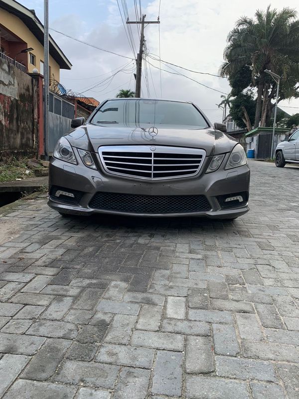 Thumbnail 2 of 2010 Mercedes-Benz E-Class
